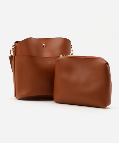 PLAIN CLOTHING（プレーンクロージング）の「Fレザーバケツショルダーバッグ【PLAIN CLOTHING】（ショルダーバッグ・レディース・ネイビー/ダークグレー/ボルドー/キャメル/ブラック・FREE）」の19枚目の写真