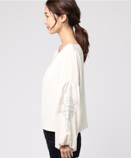 mysty woman（ミスティウーマン）の「バルーン袖刺繍ブラウス（シャツ/ブラウス・レディース・アイボリー/ブラック/ベージュ・FREE）」の5枚目の写真