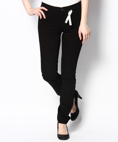 ROSE BUD（ローズバッド）の「(J BRAND)811 MID-RISE SKINNY LEG LUXE COLOR TWILL（その他パンツ・レディース・ベージュ系その他/ブルー系その他/ブラック/レッド系その他・23/24/25/26/27/28）」の2枚目の写真