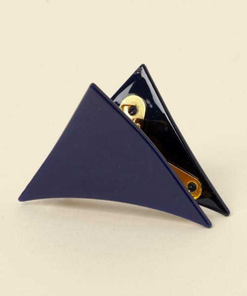 florist(フローリスト)の「べっ甲柄 三角バンスクリップ 中(バレッタ/ヘアクリップ・レディース・ダークブラウン/ピンク/ブラウン/ベビーピンク/バイオレット/ブラウン系その他2/キャメル/ベージュ/ライトグレー/パープル/ライトピンク/グレー/ネイビー/ホワイト/ブラック/パープル系その他2/ダークネイビー/ホワイト×ブラック・FREE)」の11枚目の写真