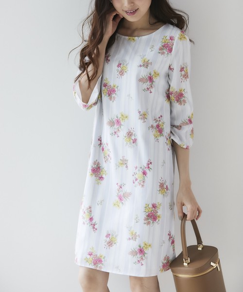 Tocco Closet トッコ クローゼット の フラワーonランダムストライプ柄サックワンピース ワンピース Wear Tocco Closet トッコ クローゼット の フラワーonランダムストライプ柄サックワンピース ワンピース Wear