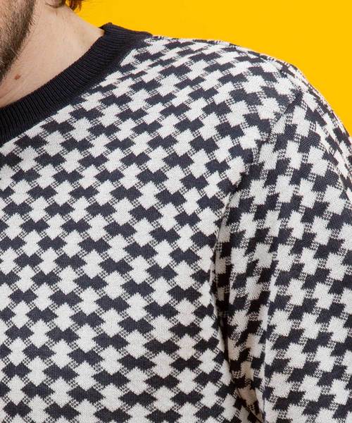 UNITED TOKYO（ユナイテッドトウキョウ）の「小紋柄ショートスリーブニット（ニット/セーター・メンズ・ベージュ/ネイビー/パープル・1/2/3）」の7枚目の写真