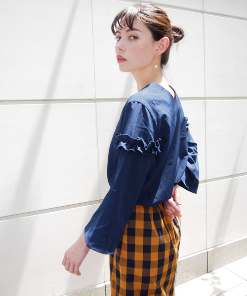 PICCIN（ピッチン）の「前後2wayパールボタンブラウス（シャツ/ブラウス・レディース・ベージュ/ネイビー/ワイン・MEDIUM）」の14枚目の写真