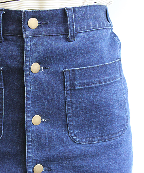 Chico（チコ）の「前開きデニムタイトSK（デニムスカート・レディース・ネイビー/ライトブルー・FREE）」の5枚目の写真
