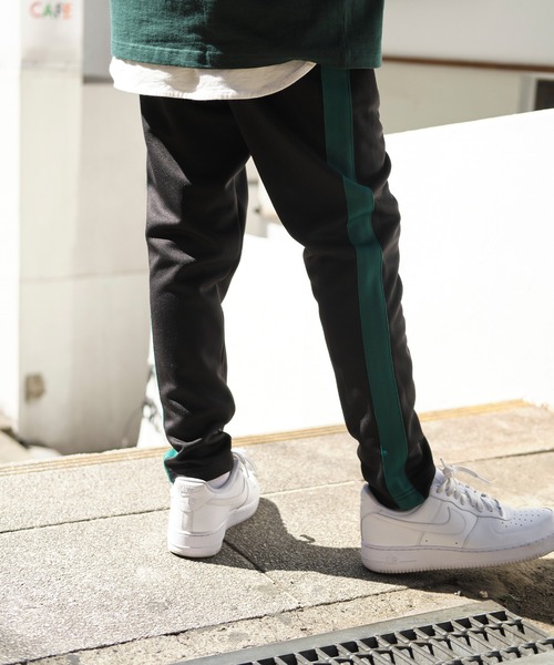 KANGOL（カンゴール）の「▽WEB限定 KANGOL/カンゴール 別注 サイドライントラックパンツ（その他パンツ・メンズ・ブラック系その他/ブラック系その他2/ブラック系その他3/ブラック系その他4/ブラック系その他5/ブラック系その他6/ネイビー/ベージュ/ベージュ系その他/ブルー系その他/ブラック系その他7/ベージュ系その他2/ブラウン/グレイッシュベージュ/ブラウン系その他・S/M/L/XL）」の18枚目の写真