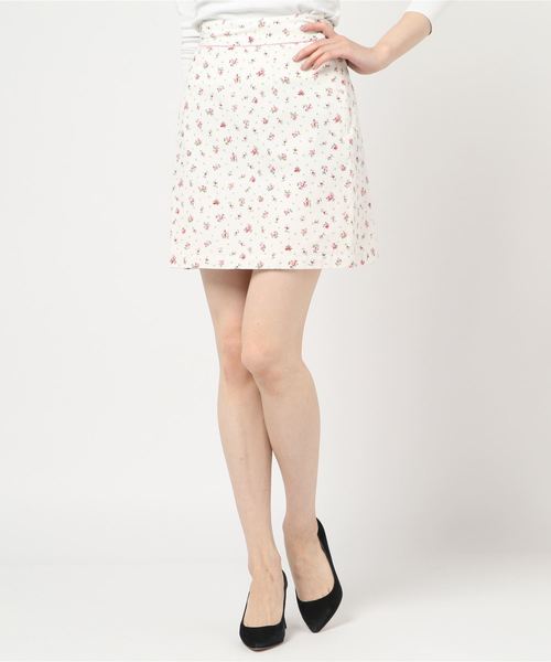 PINKHOUSE CHELSEA（ピンクハウスチェルシー）の「小花プリントスカート（スカート・レディース・ブラック/ピンク/ブルー・SMALL/MEDIUM）」の3枚目の写真