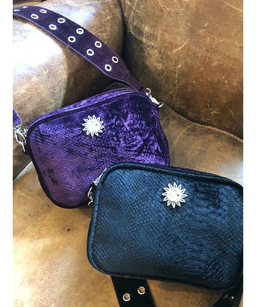 EVRIS（エヴリス）の「ダブルZIPベロアライクショルダーBAG（ショルダーバッグ・レディース・ブラック/パープル/グリーン・FREE）」の15枚目の写真