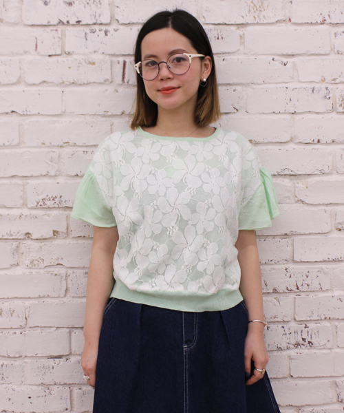 mystic（ミスティック）の「フレア袖レース切替プルオーバー（Tシャツ/カットソー・レディース・オフホワイト/グリーン/ネイビー/ラベンダー/グレー・ﾌﾘ-）」の4枚目の写真