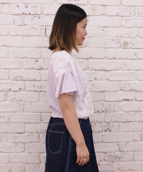 mystic（ミスティック）の「フレア袖レース切替プルオーバー（Tシャツ/カットソー・レディース・オフホワイト/グリーン/ネイビー/ラベンダー/グレー・ﾌﾘ-）」の6枚目の写真