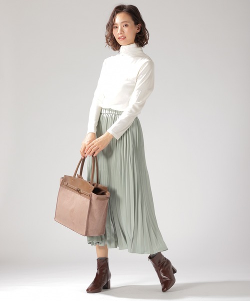 BAYFLOW(ベイフロー)の「サテンプリーツスカート(スカート・レディース・ベージュ/モカ/ライトグリーン/キャメル・SMALL/MEDIUM)」の10枚目の写真