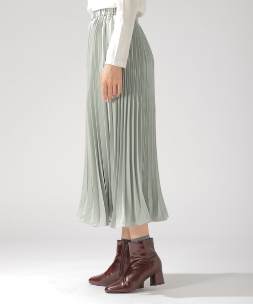 BAYFLOW(ベイフロー)の「サテンプリーツスカート(スカート・レディース・ベージュ/モカ/ライトグリーン/キャメル・SMALL/MEDIUM)」の14枚目の写真