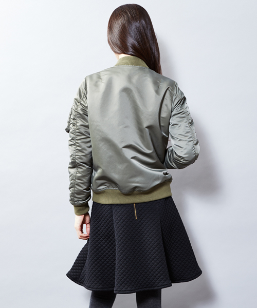 UNITED ARROWS（ユナイテッドアローズ）の「UAW N　MA-1　ブルゾン† ◆（ブルゾン・レディース・ブラック/オリーブ・38/36/40）」の4枚目の写真