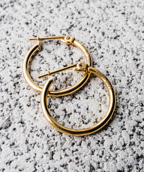 Pledge(プレッジ)の「『Pledge(プレッジ)』フープ ピアス(ペア)(ピアス(両耳用)・メンズ・ブラック/シルバー/ゴールド・FREE)」の3枚目の写真