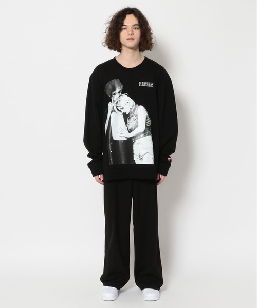 PLEASURES（プレジャー）の「GuessOriginals×PLEASURES/ゲスオリジナルス×プレジャーズ/フォトプリントクルーネックスウェット/Couple CrewNeckSweat（スウェット・メンズ・ブラック・MEDIUM/LARGE/X-LARGE）」の11枚目の写真