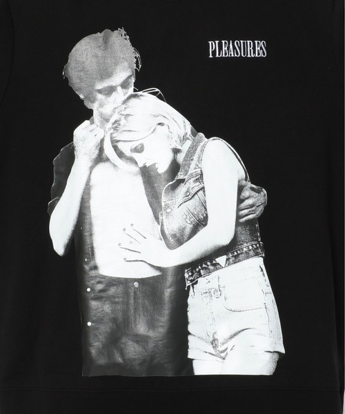 PLEASURES（プレジャー）の「GuessOriginals×PLEASURES/ゲスオリジナルス×プレジャーズ/フォトプリントクルーネックスウェット/Couple CrewNeckSweat（スウェット・メンズ・ブラック・MEDIUM/LARGE/X-LARGE）」の17枚目の写真