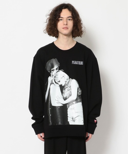PLEASURES（プレジャー）の「GuessOriginals×PLEASURES/ゲスオリジナルス×プレジャーズ/フォトプリントクルーネックスウェット/Couple CrewNeckSweat（スウェット・メンズ・ブラック・MEDIUM/LARGE/X-LARGE）」の19枚目の写真