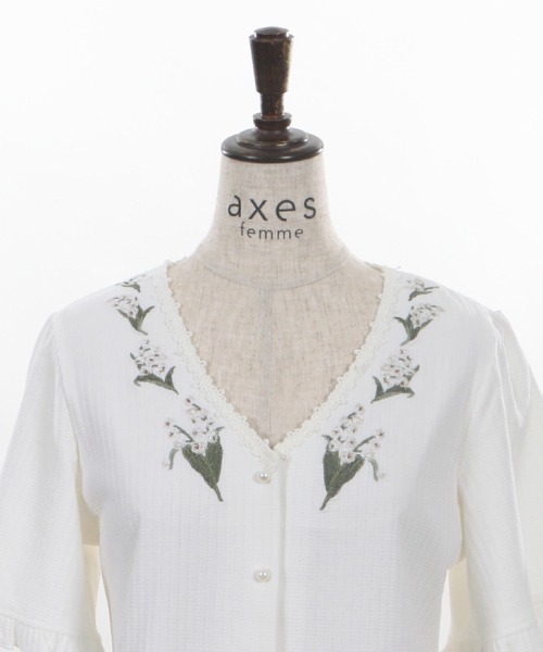 axes femme（アクシーズファム）の「すずらん刺繍裾レースボレロ（カーディガン/ボレロ・レディース・ホワイト/サックスブルー/ネイビー・MEDIUM）」の4枚目の写真