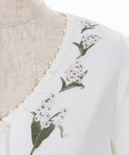 axes femme（アクシーズファム）の「すずらん刺繍裾レースボレロ（カーディガン/ボレロ・レディース・ホワイト/サックスブルー/ネイビー・MEDIUM）」の17枚目の写真