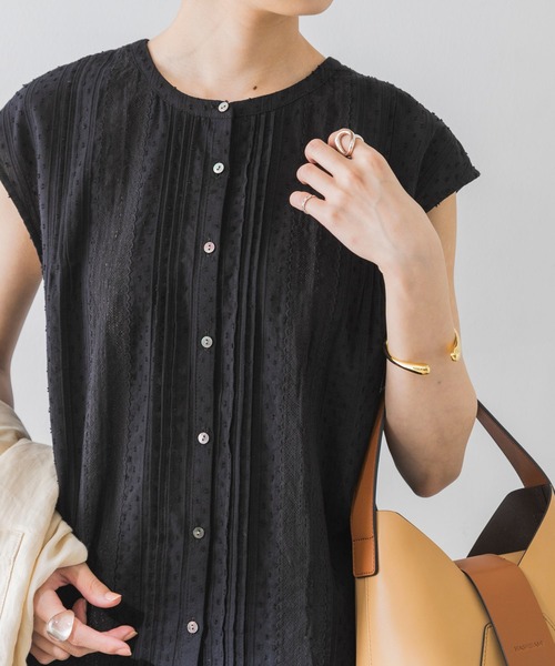 URBAN RESEARCH（アーバンリサーチ）の「前後2WAYフレンチスリーブレースブラウス（シャツ/ブラウス・レディース・ブラック/オフホワイト・FREE）」の3枚目の写真