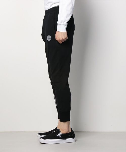 HYDROGEN（ハイドロゲン）の「《HYDROGEN/ハイドロゲン》スカル スウェットパンツ/SKULL SWEATPANTS（その他パンツ・メンズ・ブラック系その他・X-SMALL）」の3枚目の写真