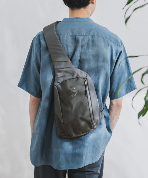 URBAN RESEARCH DOORS（アーバンリサーチドアーズ）の「URD SHOULDER BAG（ショルダーバッグ・メンズ・オリーブ/チャコールグレー/ブラック・ONE）」の4枚目の写真