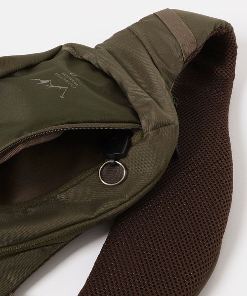 URBAN RESEARCH DOORS（アーバンリサーチドアーズ）の「URD SHOULDER BAG（ショルダーバッグ・メンズ・オリーブ/チャコールグレー/ブラック・ONE）」の15枚目の写真