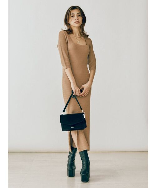 EVRIS（エヴリス）の「バックオープンロングニットワンピース（ワンピース・レディース・ブラック/ベージュ/パープル・FREE）」の17枚目の写真