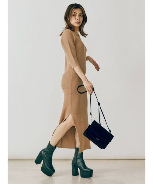 EVRIS（エヴリス）の「バックオープンロングニットワンピース（ワンピース・レディース・ブラック/ベージュ/パープル・FREE）」の19枚目の写真