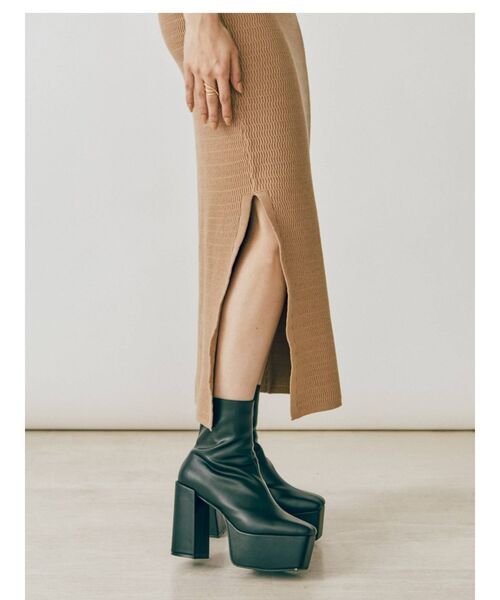 EVRIS（エヴリス）の「バックオープンロングニットワンピース（ワンピース・レディース・ブラック/ベージュ/パープル・FREE）」の21枚目の写真