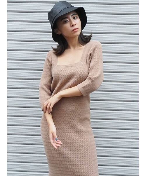 EVRIS（エヴリス）の「バックオープンロングニットワンピース（ワンピース・レディース・ブラック/ベージュ/パープル・FREE）」の22枚目の写真