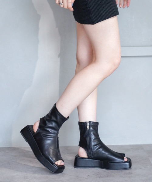 VIVIAN（ヴィヴィアン）の「オープントゥ厚底ストレッチショートブーツ ZOZOTOWN限定商品（ブーツ・レディース・ブラック/ダークブラウン/アイボリー・S/M/L）」の5枚目の写真