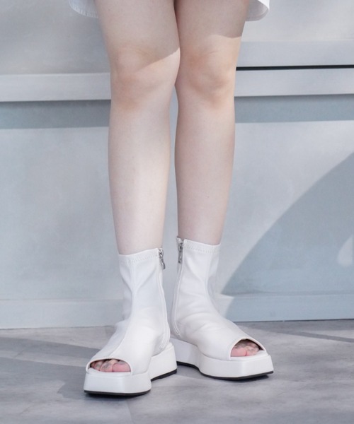 VIVIAN（ヴィヴィアン）の「オープントゥ厚底ストレッチショートブーツ ZOZOTOWN限定商品（ブーツ・レディース・ブラック/ダークブラウン/アイボリー・S/M/L）」の10枚目の写真