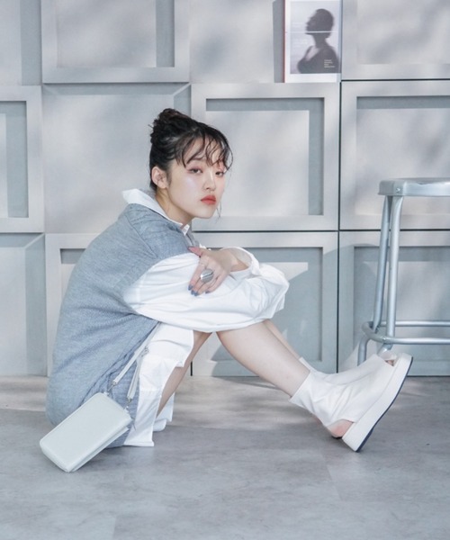 VIVIAN（ヴィヴィアン）の「オープントゥ厚底ストレッチショートブーツ ZOZOTOWN限定商品（ブーツ・レディース・ブラック/ダークブラウン/アイボリー・S/M/L）」の18枚目の写真