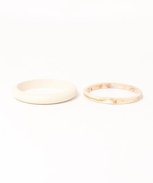 Three Four Time（ｽﾘｰﾌｫｰﾀｲﾑ）の「ウッド×アクリルセットバングル（バングル/リストバンド・レディース・アイボリー/ベージュ/ブラック・FREE）」の2枚目の写真