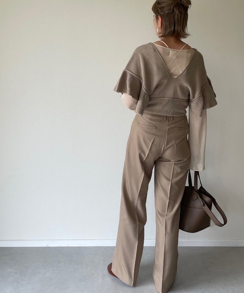 y/m by misato(イムバイミサト)の「バックレースアップフレアスリーブニットベスト(ニット/セーター・レディース・グレイッシュベージュ/オフホワイト/ブラック・FREE)」の7枚目の写真