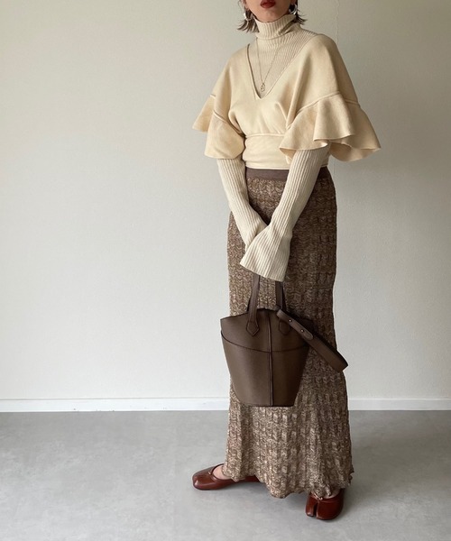 y/m by misato(イムバイミサト)の「バックレースアップフレアスリーブニットベスト(ニット/セーター・レディース・グレイッシュベージュ/オフホワイト/ブラック・FREE)」の10枚目の写真