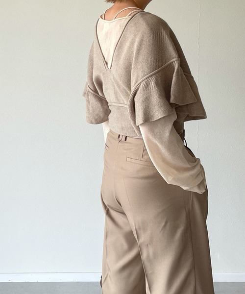 y/m by misato(イムバイミサト)の「バックレースアップフレアスリーブニットベスト(ニット/セーター・レディース・グレイッシュベージュ/オフホワイト/ブラック・FREE)」の11枚目の写真