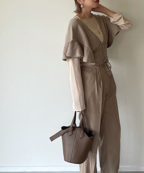 y/m by misato(イムバイミサト)の「バックレースアップフレアスリーブニットベスト(ニット/セーター・レディース・グレイッシュベージュ/オフホワイト/ブラック・FREE)」の12枚目の写真