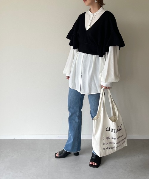 y/m by misato(イムバイミサト)の「バックレースアップフレアスリーブニットベスト(ニット/セーター・レディース・グレイッシュベージュ/オフホワイト/ブラック・FREE)」の15枚目の写真