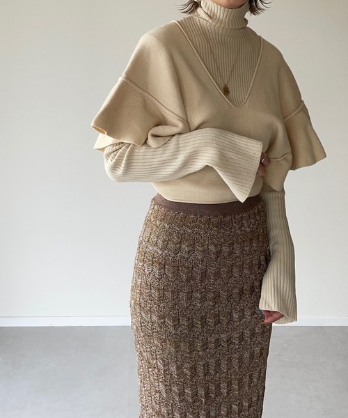 y/m by misato(イムバイミサト)の「バックレースアップフレアスリーブニットベスト(ニット/セーター・レディース・グレイッシュベージュ/オフホワイト/ブラック・FREE)」の22枚目の写真