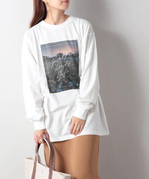 fredy emue（フレディエミュ）の「The best view ロンT（Tシャツ/カットソー・レディース・ホワイト系その他4/ブルー系その他3/レッド系その他3・38）」の2枚目の写真