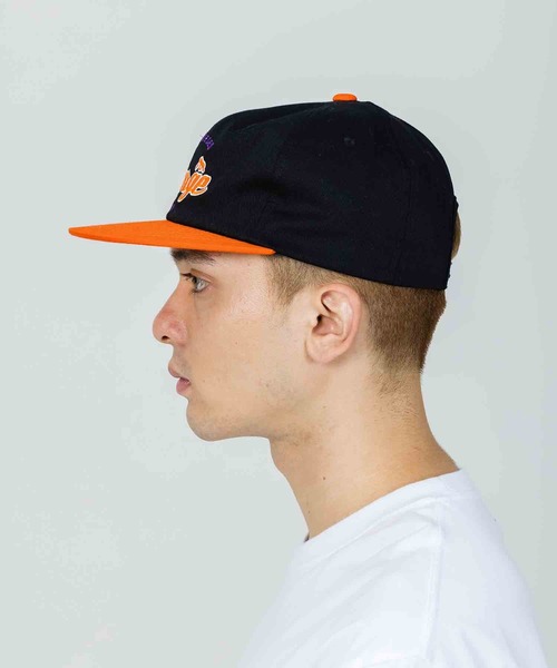 XLARGE（エクストララージ）の「TEAM LOGO 2TONE CAP（キャップ・メンズ・ブラック/グレー/グリーン・ONE SIZE）」の6枚目の写真