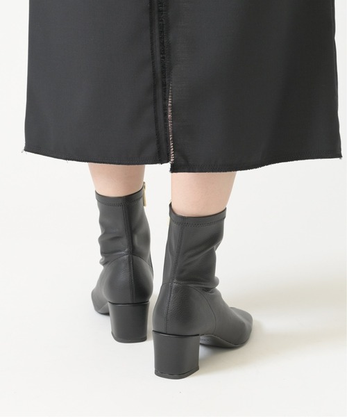 LE TALON(ルタロン)の「5cmスクエアフィットショートブーツ◆(ブーツ・レディース・アイボリー/ブラック系その他・SMALL/MEDIUM/LARGE/X-SMALL)」の17枚目の写真