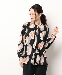 allureville ビッグカモフラージュタックネックブラウス allureville（アルアバイル）の「ビックカモフラージュプリント
