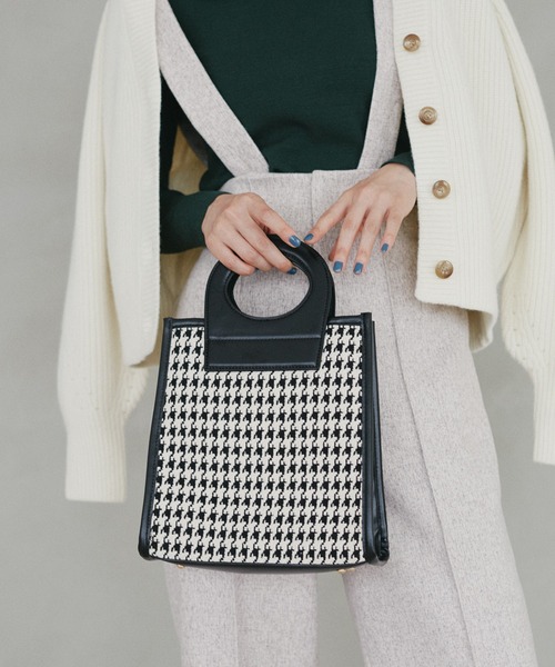 N.(N. Natural Beauty Basic)(エヌエヌナチュラルビューティーベーシック)の「チェック柄くり手トートバッグ(トートバッグ・レディース・ブラック/ブラウン・フリ-)」の2枚目の写真