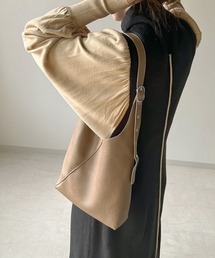スクエアカットショルダーバッグ