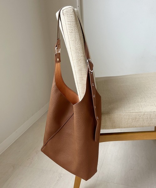 Bab（バブ）の「スクエアカットショルダーバッグ（ショルダーバッグ・レディース・ブラック/ベージュ/ブラウン・ONESIZE）」の3枚目の写真