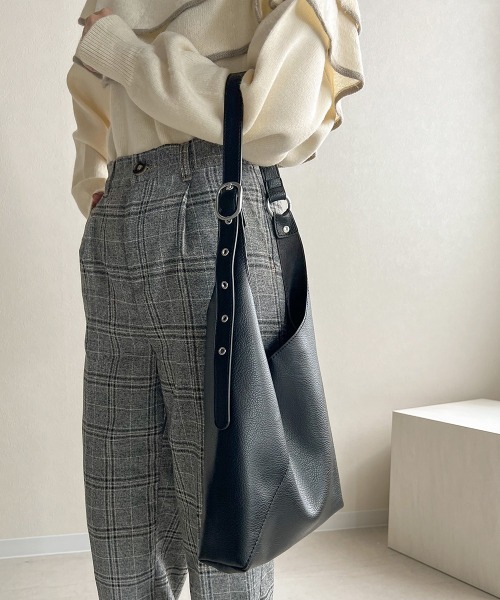 Bab（バブ）の「スクエアカットショルダーバッグ（ショルダーバッグ・レディース・ブラック/ベージュ/ブラウン・ONESIZE）」の5枚目の写真