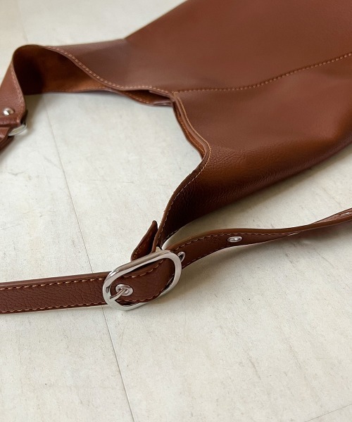 Bab（バブ）の「スクエアカットショルダーバッグ（ショルダーバッグ・レディース・ブラック/ベージュ/ブラウン・ONESIZE）」の7枚目の写真