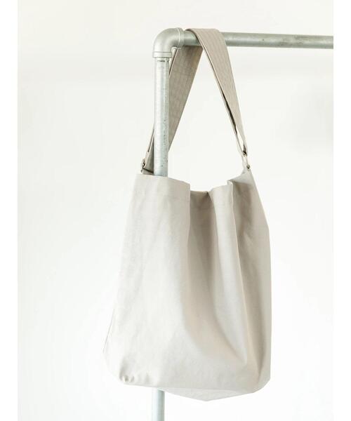 koe(コエ)の「キャンバスワンショルダーバッグ*(ショルダーバッグ・レディース・ライトグレー/ブラック/アイボリー/ライトカーキ/ライトインディゴブルー/ライトイエロー・FREE)」の7枚目の写真